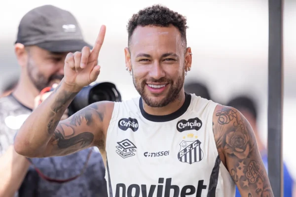 Neymar em treino no Santos