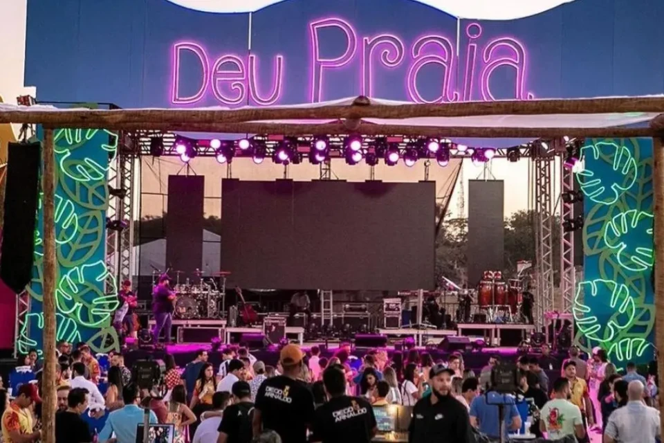 Imagem mostra festival onde cantora se apresentaria em Goiânia