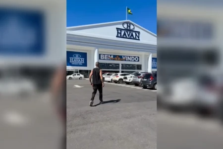 Denunciado por Hang, artista visita Havan e compra spray para grafite