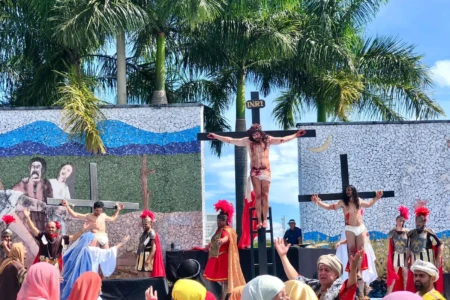 Evento acontece no dia 3 de abril Caminhada de Fé com encenação da Paixão de Cristo em Trindade tem novo horário; confira