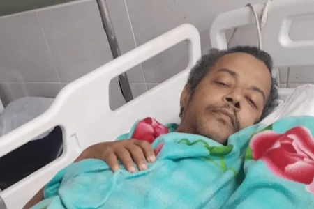 Paciente renal internado na UPA Buriti Sereno busca vaga para tratamento: 'Acho que vou morrer'