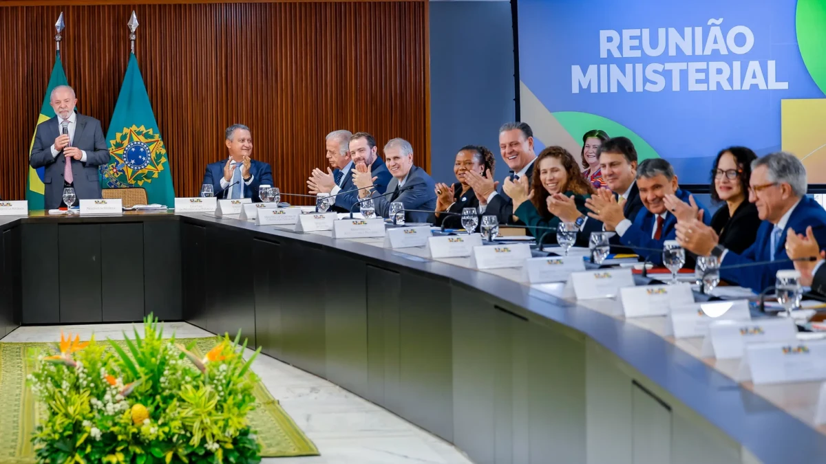 Lula diz a ministros que Flávio Bolsonaro vai entregar Brasil para Trump se for eleito (Foto: Palácio do Planalto)