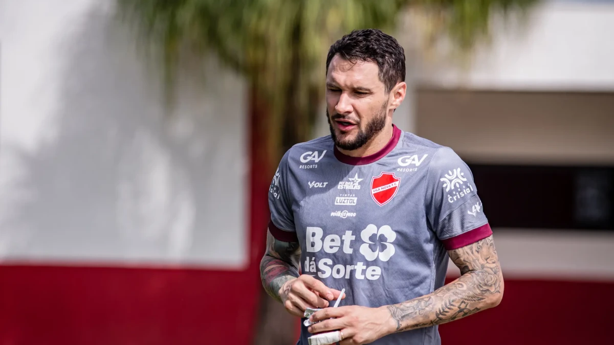 Tiago Pagnussat, zagueiro do Vila Nova