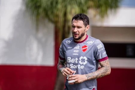 Tiago Pagnussat, zagueiro do Vila Nova