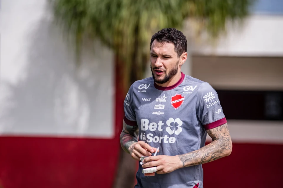 Tiago Pagnussat, zagueiro do Vila Nova