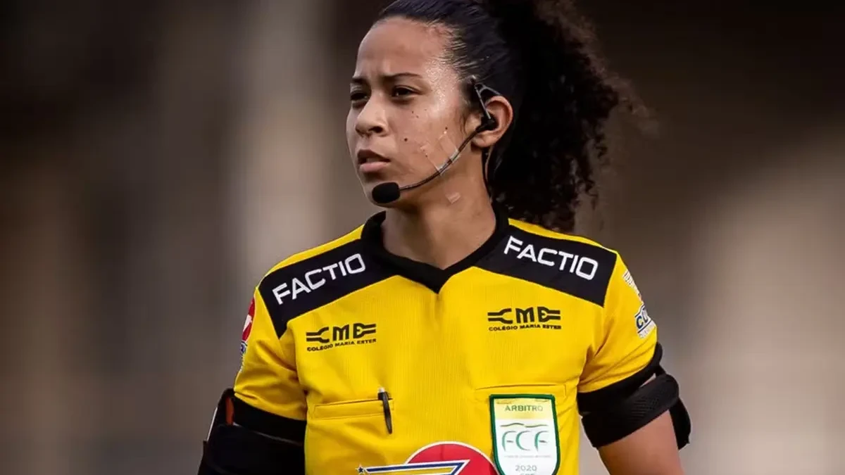 Árbitra Elizabete Esmeralda