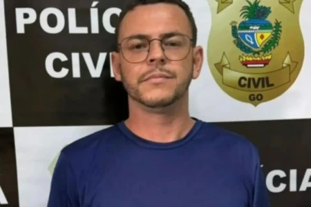 d9fe51db-8b44-4be6-9b44-2e705c8edb67