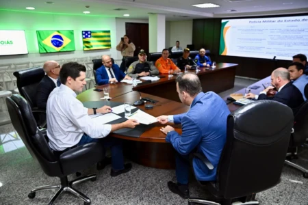 Em 1º ato como governador, Daniel se reúne com cúpula da segurança (Foto: Divulgação)