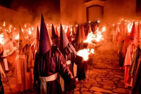 Procissão do Fogaréu acontece nesta quarta: conheça a tradição de quase três séculos (Foto: Governo de Goiás)