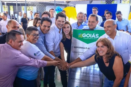 2001909d-4932-4931-a860-f942188039a3