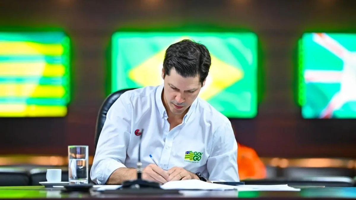 f4189893-fb7c-4d0a-b6cd-72c3306e7eb4