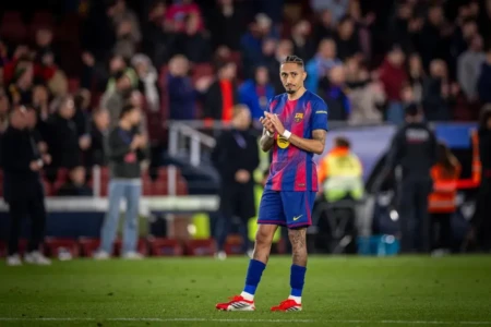Raphinha em jogo pelo Barcelona