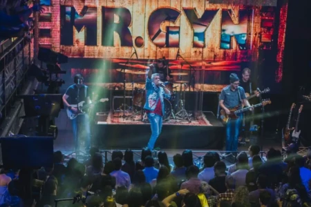 Relembre sucessos de Mr. Gyn, que se apresenta nesta quinta (2) em Goiânia (Foto: @mrgynoficial)