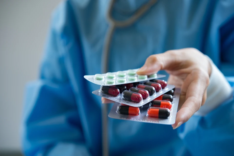 doctor-give-you-medicines