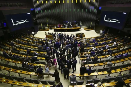 Imagem mostra plenário da Câmara dos Deputados