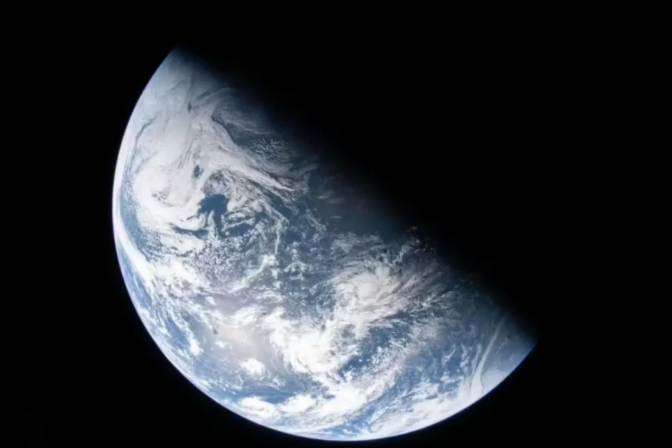 Veja as primeiras fotos da Terra tiradas pelos astronautas da missão Artemis 5 1200 800 2026 04 03t172414 683 Veja as primeiras fotos da Terra tiradas pelos astronautas da missão Artemis