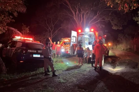 Bombeiros resgatam corpo de jovem que se afogou em Formosa (Foto: Divulgação)