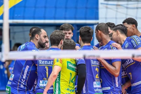 Superliga Masculina: favoritos encaminham classificação e aumentam pressão