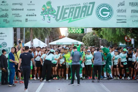 Goiás une esporte e comemoração em dia especial para a torcida