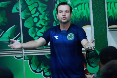 Daniel destaca grandeza do confronto, mas cobra campo “de excelência”