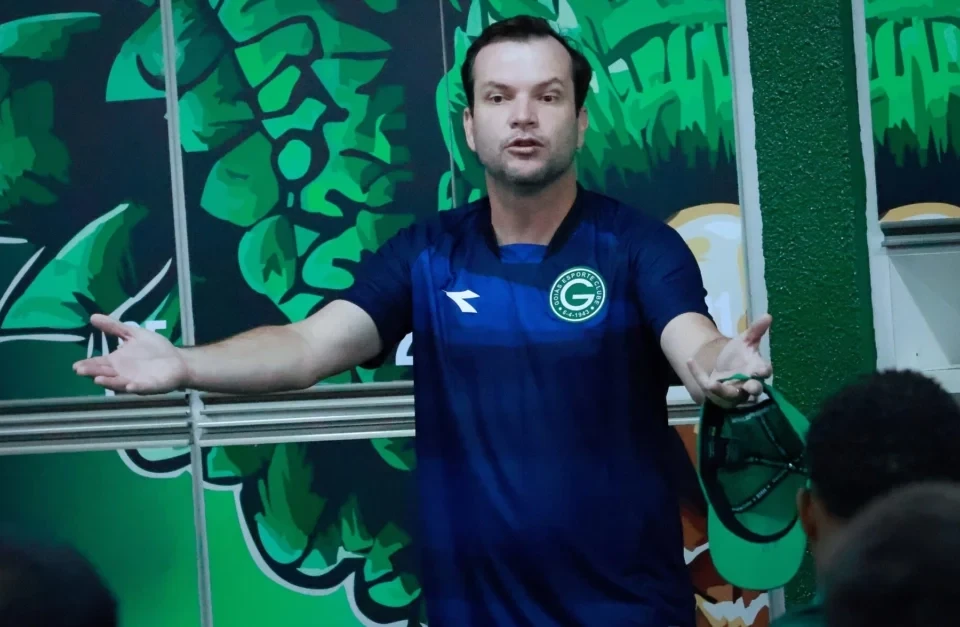 Daniel destaca grandeza do confronto, mas cobra campo “de excelência”