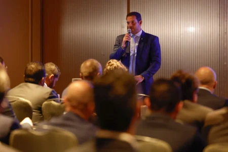 Samir Xaud, presidente da CBF durante reunião com clubes brasileiros