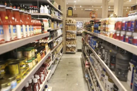 Menos cerveja, hambúrguer e Miojo: brasileiros fazem compra mais saudável no supermercado (Foto: Agência Brasil)