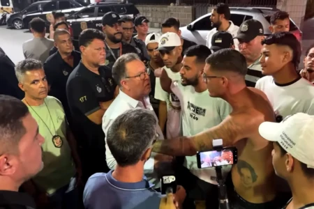 torcida Santos cobra presidente Marcelo Teixeira