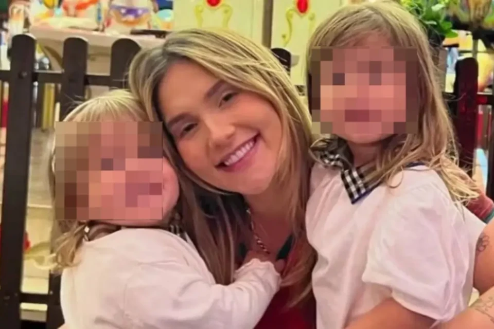 Virgínia com as filhas