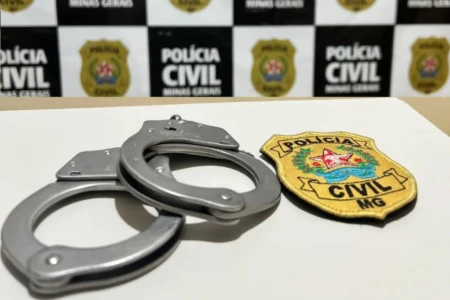 Homem é suspeito de matar condenado por assassinato da mãe dez anos após o crime Vítima monitorada por foragido desde saída de prisão