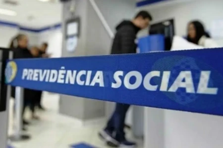 Mulher denuncia médico do INSS por importunação sexual durante perícia em Goiânia