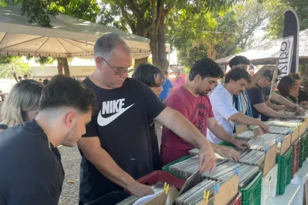 De R$ 20 a R$ 2 mil: Vinillândia oferece discos raros e clássicos para colecionadores