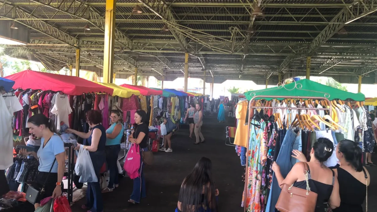 Feira de brechós reúne mais de 50 expositoras em Goiânia neste sábado