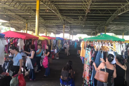 Feira de brechós reúne mais de 50 expositoras em Goiânia neste sábado