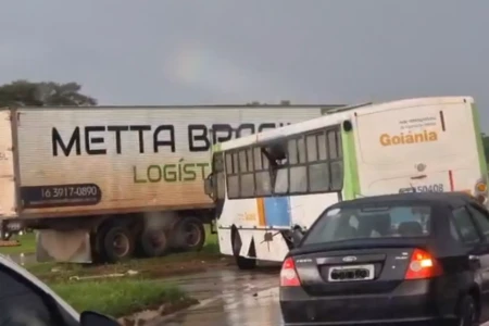 onibus x caminhao (1)