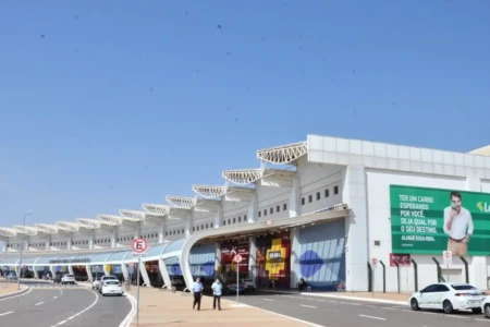 Voo atrasado ou cancelado? Veja o que você pode exigir das companhias direitos em atrasos e cancelamentos de voos no Brasil