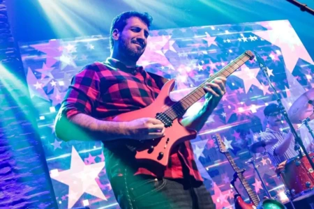 Comédia, jazz e rock: o que fazer em Goiânia hoje (9/4) (Foto: Bê Deep Jazz Fusion)