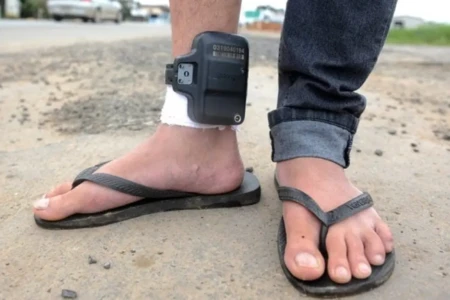 Lula sanciona lei que prevê uso de tornozeleira eletrônica em agressores de mulheres instalado se houver risco à vida ou integridade da mulher