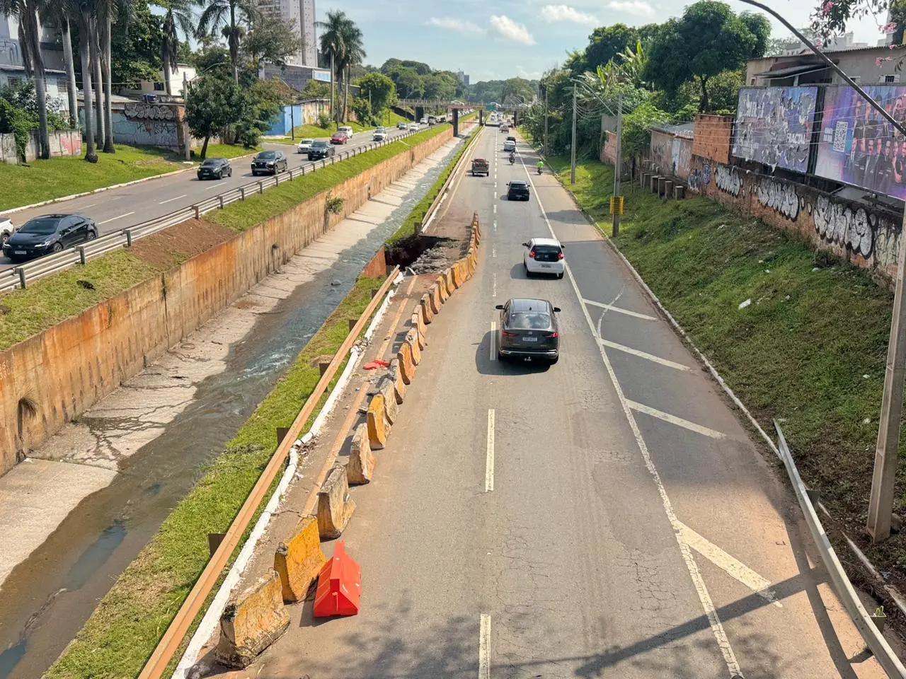 Vista aérea de faixa interditada na Marginal Botafogo (Foto: Prefeitura de Goiânia)