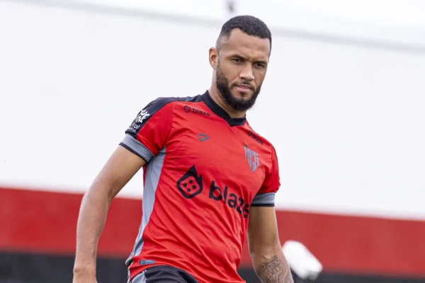 Gustavo Coutinho deverá ser titular no Atlético