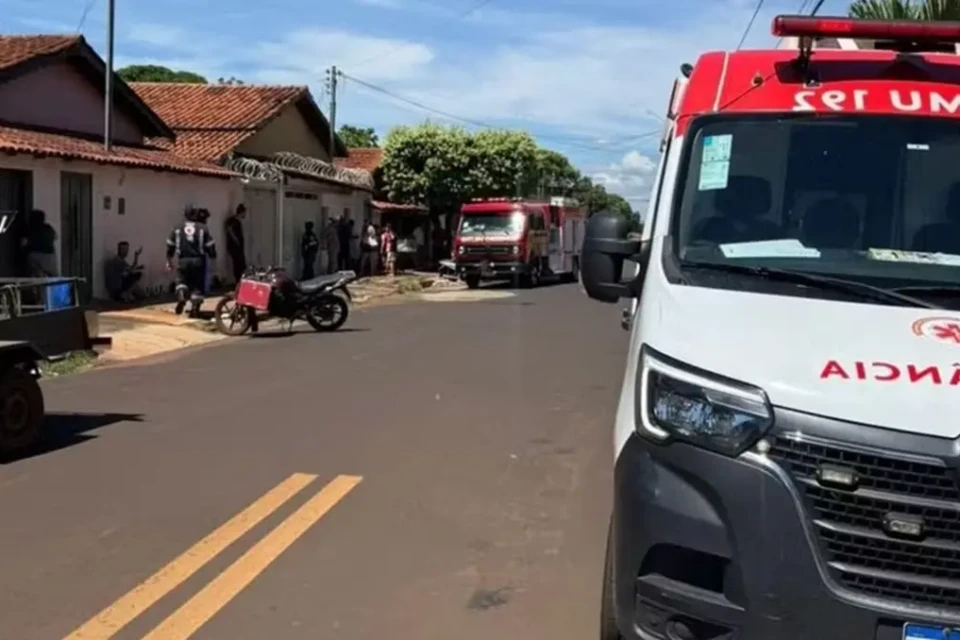 Vítima estava no banheiro de casa Menina de 11 anos morre após ficar com cabeça presa em janela, em Itumbiara