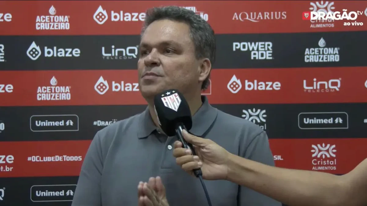 Adson Batista reclama de horário do jogo após vitória do Dragão