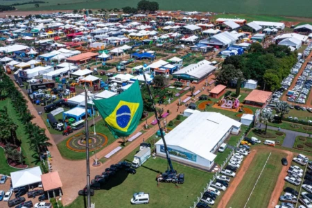 Agro evita previsões de negócios em feiras de máquinas Tecnoshow em Rio Verde tem queda de visitantes e de 30% na geração de negócios