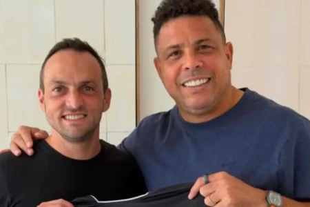 Ronaldo Fenômeno ao lado do empresário Enrico Ambrogini