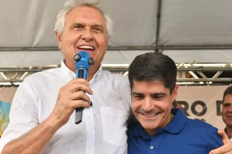 Imagem mostra presidenciável, Ronaldo Caiado, ao lado de ACM Neto