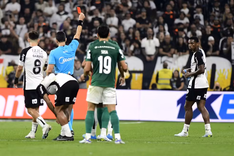 Corinthians pode enfrentar punição severa, com perda de até dez mandos e multa, após clássico