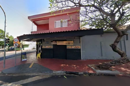 Proprietário de lanchonete Hamburgueria em SP oferece salário maior para candidata de 17 anos usar roupa decotada