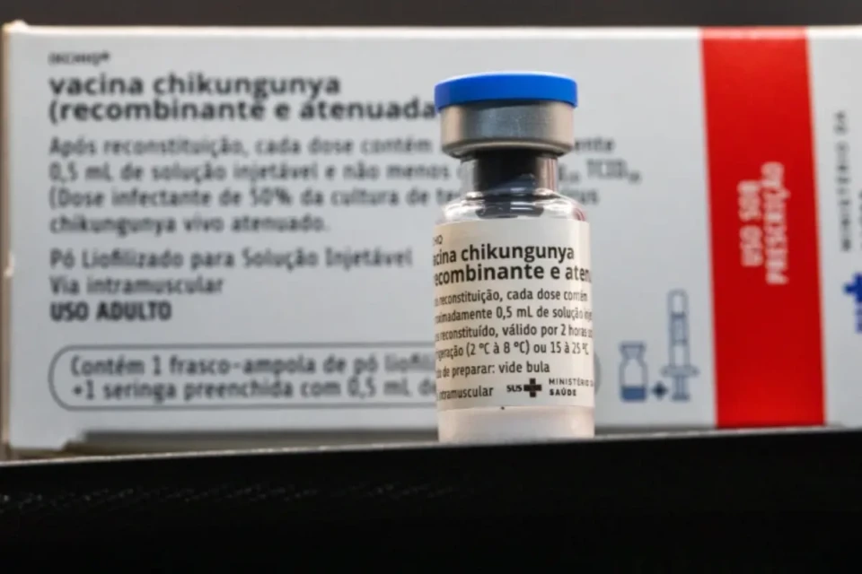 vacina x chikungunya