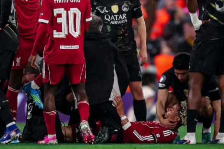 Atacante do Liverpool se lesiona e fica de fora da copa pela França