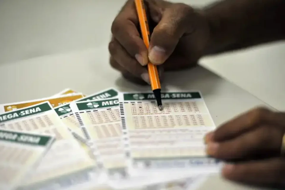Mega-Sena 2996: apostas de Trindade e Campinorte ganham R$ 25 mil (Foto: Agência Brasil)